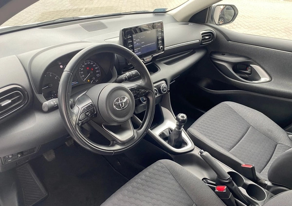 Toyota Yaris cena 63900 przebieg: 121529, rok produkcji 2022 z Brwinów małe 254